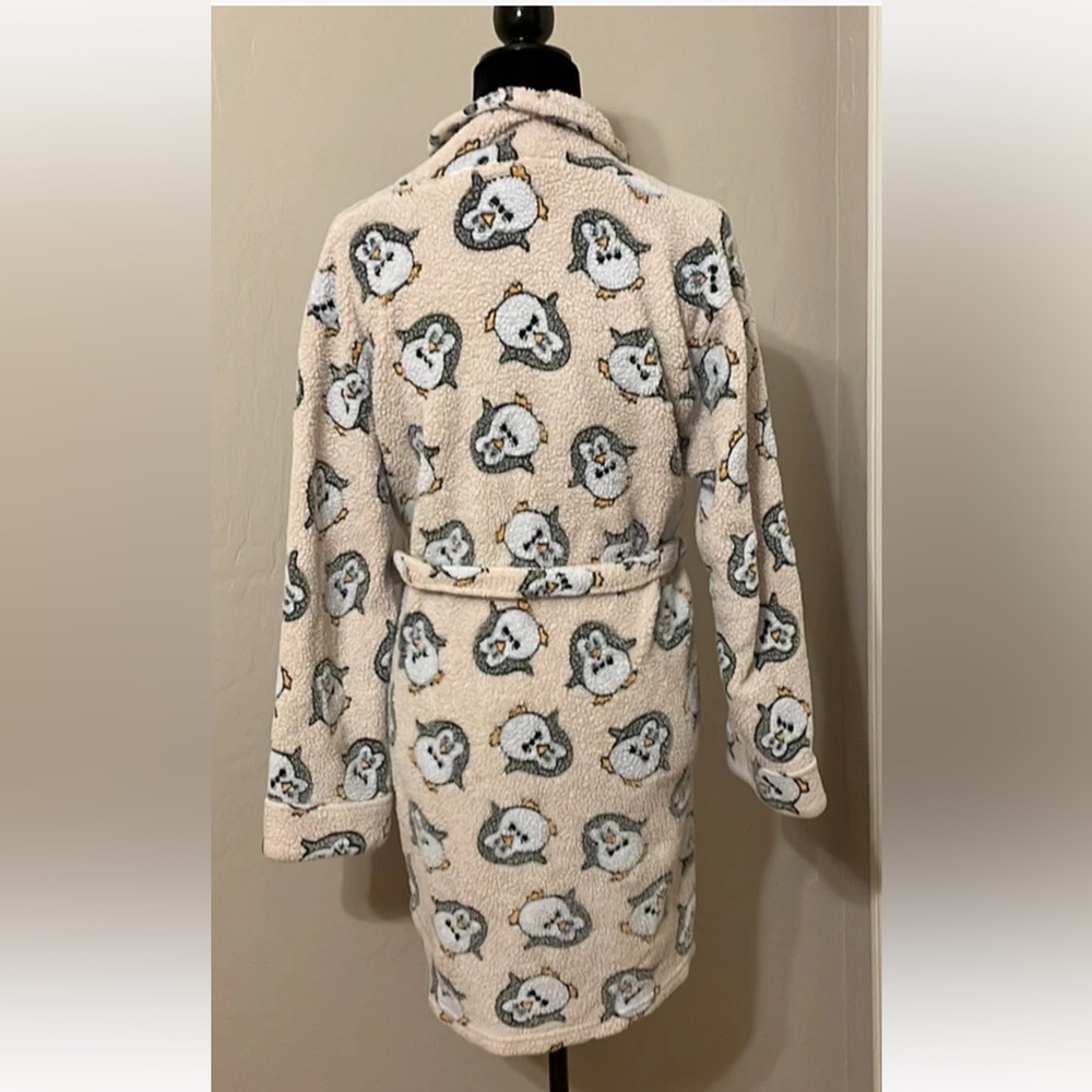 Cozy Penguin Print Robe - Picture 4 of 5